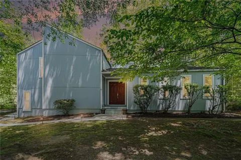 3262 Bluff Rd, Marietta, GA 30062
