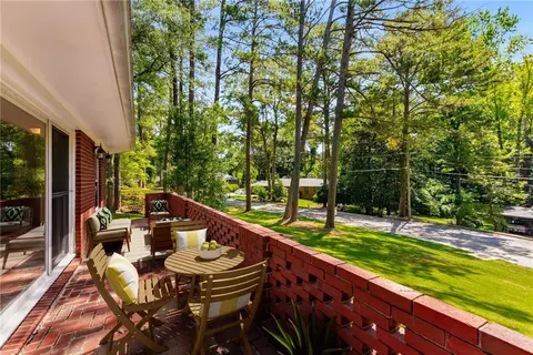 2279 Parkview Cir, College Park, GA 30337
