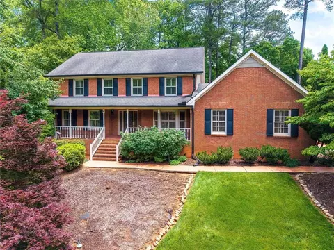 4930 Forestglade Ct, Stone Mountain, GA 30087