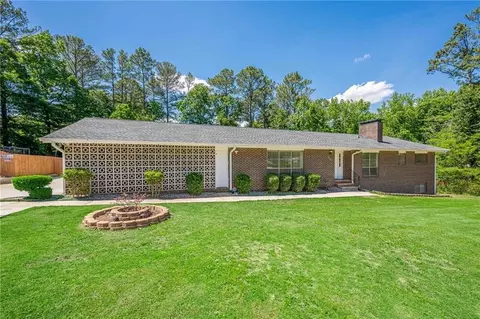 2133 Bird Ln, Snellville, GA 30078