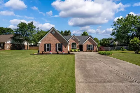 7095 Valley Landing Ct, Cumming, GA 30041