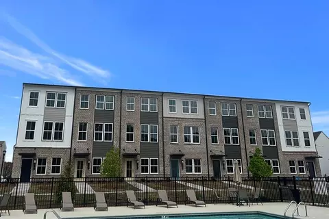 2672 Brookview Ln NW, Atlanta, GA 30318