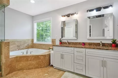 Bath - 4125 Fallbrook Dr, Duluth, GA 30096 photo 2 of 7