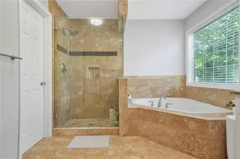 Bath - 4125 Fallbrook Dr, Duluth, GA 30096 photo 4 of 7