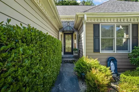 2191 Flowering Dr, Grayson, GA 30017