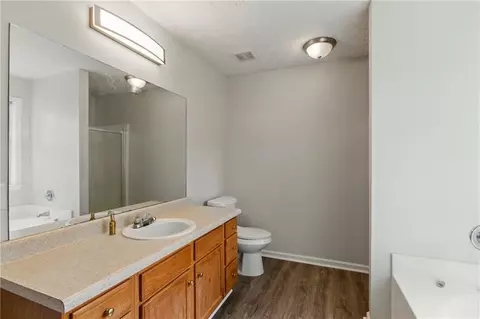 Bath - 75 Oak Hill Dr, Covington, GA 30016 photo 6 of 7