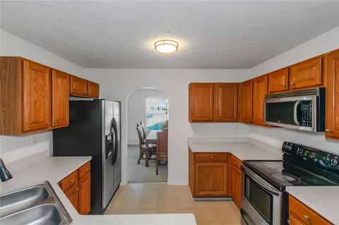 Kitchen - 11354 Conner Ct, Hampton, GA 30228 photo 2 of 3