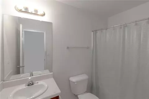 Bath - 11354 Conner Ct, Hampton, GA 30228 photo 1 of 5