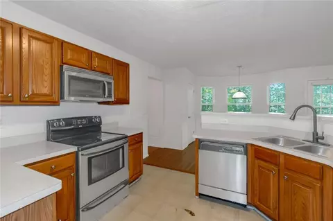 Kitchen - 11354 Conner Ct, Hampton, GA 30228 photo 3 of 3