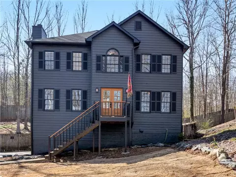526 Lakeside Dr, Hiram, GA 30141