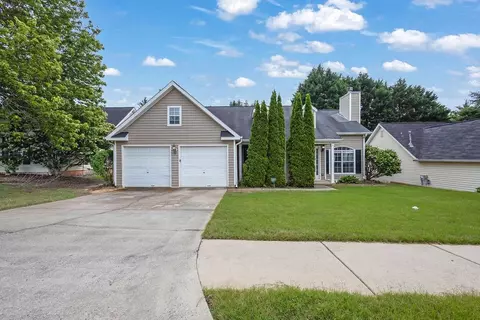 3020 Meadow Glen Pass, Fairburn, GA 30213