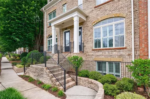 359 Alderwood Ln, Atlanta, GA 30328