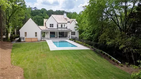 541 Londonberry Rd, Atlanta, GA 30327