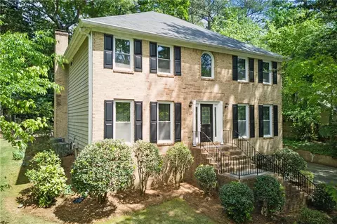 2068 Signal Rdg NW, Kennesaw, GA 30152