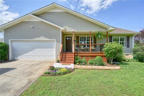 196 Sage Trl SE, Calhoun, GA 30701