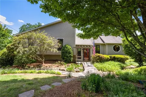 635 Stone Harbor Pkwy SW, Marietta, GA 30060