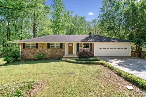 1131 Mayfield Dr, Decatur, GA 30033