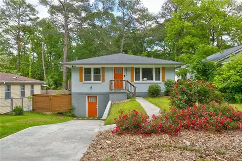 569 Woods Dr NW, Atlanta, GA 30318