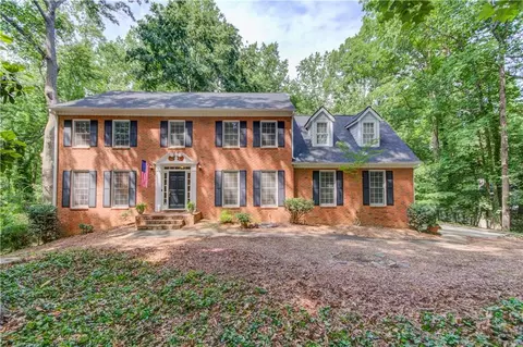 3741 Windhurst Dr, Lilburn, GA 30047