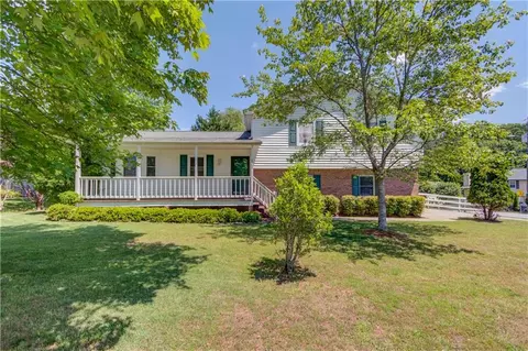 2584 Gravitt Rd, Duluth, GA 30096