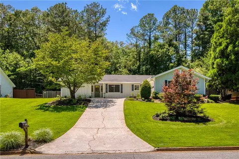 340 Monivea Ln, Roswell, GA 30075