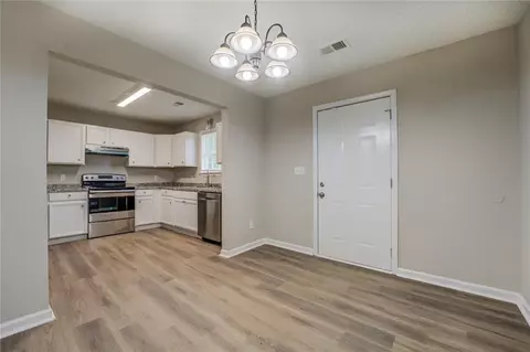 126 Usher Ln, Covington, GA 30016 photo 8