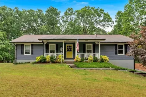 305 Devilla Trce, Fayetteville, GA 30214