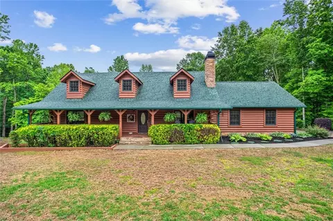 203 River Ridge Dr, Pendergrass, GA 30567