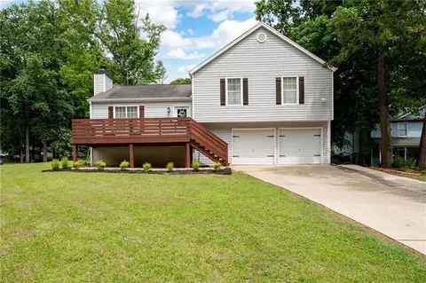 701 Rockingham Ct, Woodstock, GA 30189