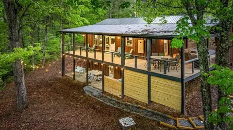 270 Bench Leg Rd, Mineral Bluff, GA 30559