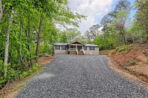 65 Redwood Ln, Tiger, GA 30576