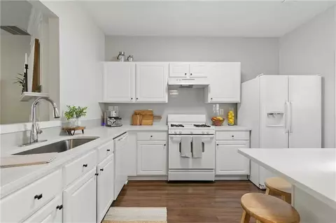 Kitchen - 3754 Berkeley Xing, Duluth, GA 30096 photo 1 of 4