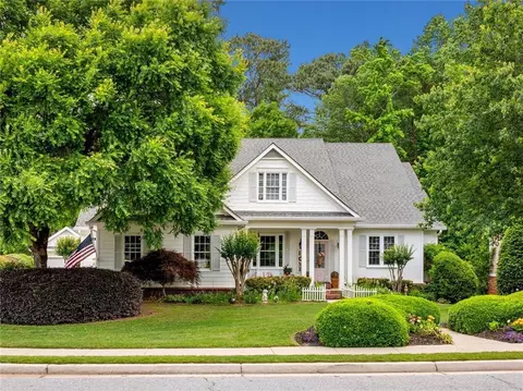 450 Bay Grove Rd SE, Loganville, GA 30052