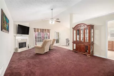 Living - 807 Ideal Pl, Winder, GA 30680 photo 1 of 3