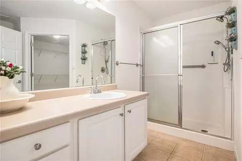Bath - 807 Ideal Pl, Winder, GA 30680 photo 1 of 3