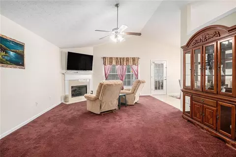 Living - 807 Ideal Pl, Winder, GA 30680 photo 3 of 3