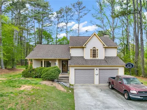 991 Lisa Kay Dr, Lawrenceville, GA 30046
