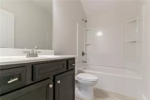 Bath - 2910 Hampton Grove Trce, Dacula, GA 30019 photo 3 of 3