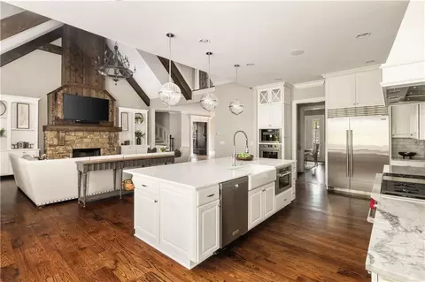 Kitchen - 670 Trinity Pl, Suwanee, GA 30024 photo 7 of 11