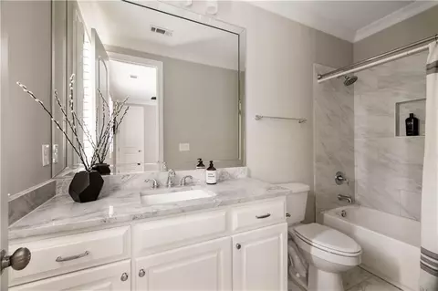 Bath - 670 Trinity Pl, Suwanee, GA 30024 photo 9 of 10