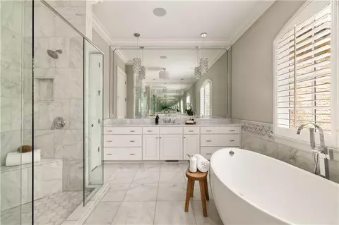 Bath - 670 Trinity Pl, Suwanee, GA 30024 photo 5 of 10