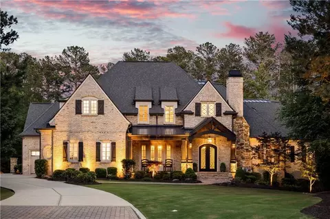 670 Trinity Pl, Suwanee, GA 30024