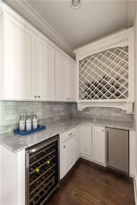 Kitchen - 670 Trinity Pl, Suwanee, GA 30024 photo 8 of 11