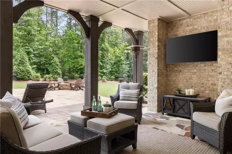 Exterior - 670 Trinity Pl, Suwanee, GA 30024 photo 6 of 20