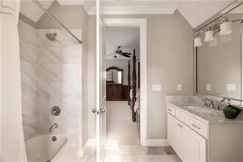Bath - 670 Trinity Pl, Suwanee, GA 30024 photo 8 of 10