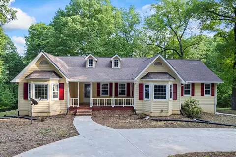 100 Falls Mountain Dr, Dahlonega, GA 30533