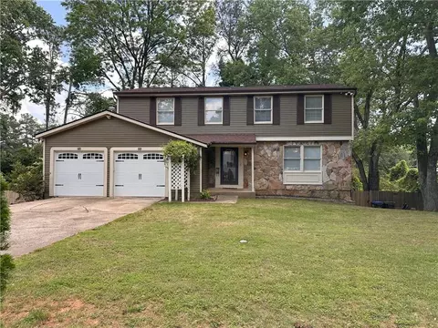 1055 Worthington Hills Dr, Roswell, GA 30076