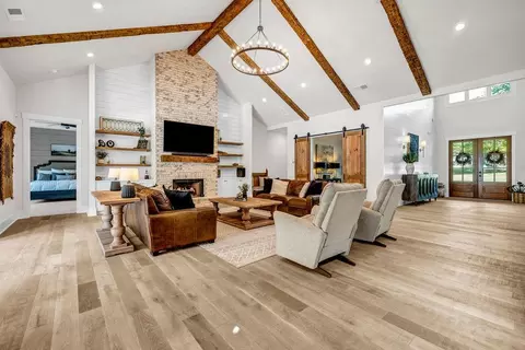 Living - 2165 Wall Rd, Monroe, GA 30656 photo 4 of 4