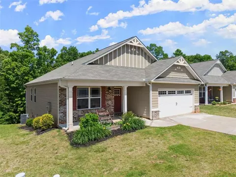 185 Sugar Creek Dr, Cornelia, GA 30531