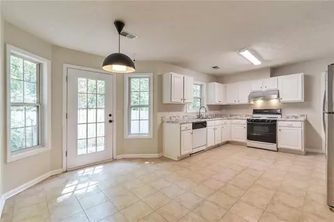 Kitchen - 307 Lee Miller Dr, Suwanee, GA 30024 photo 3 of 3